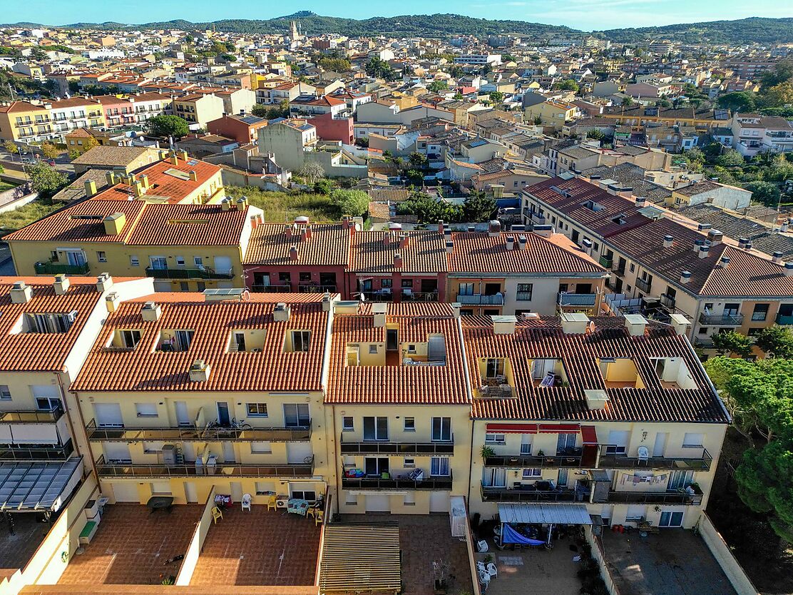 Joli duplex à Palafrugell, 3 chambres, parking et une cave.