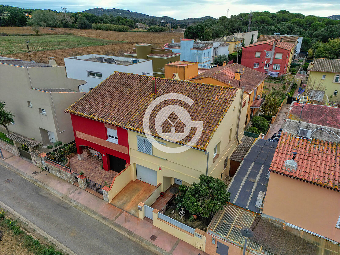 Bonita casa adosada en venta en Palafrugell