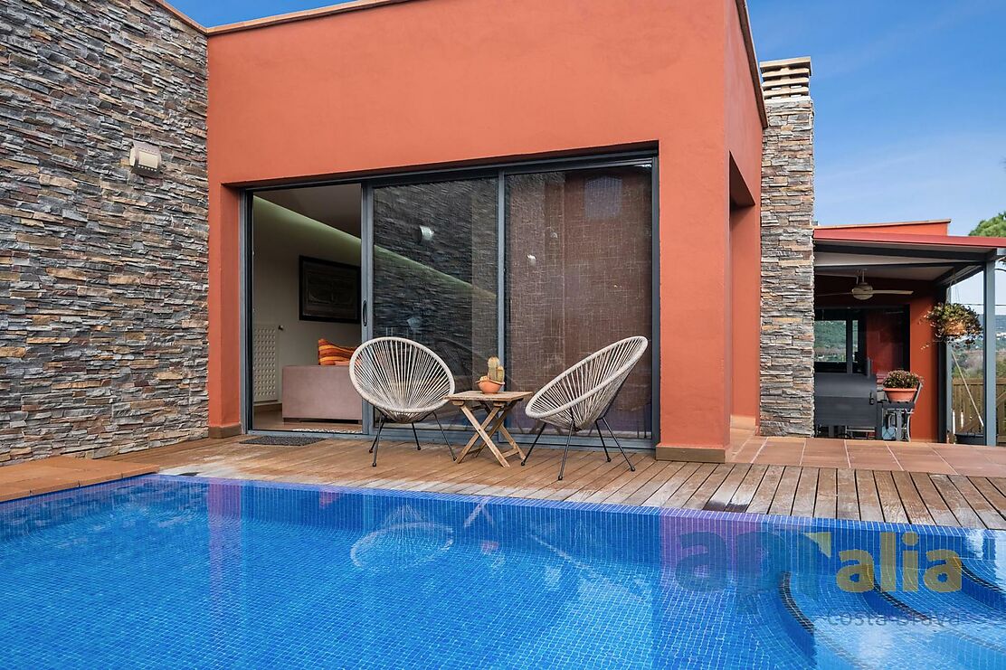 Moderna y luminosa casa con piscina en S'agaró, Costa Brava.