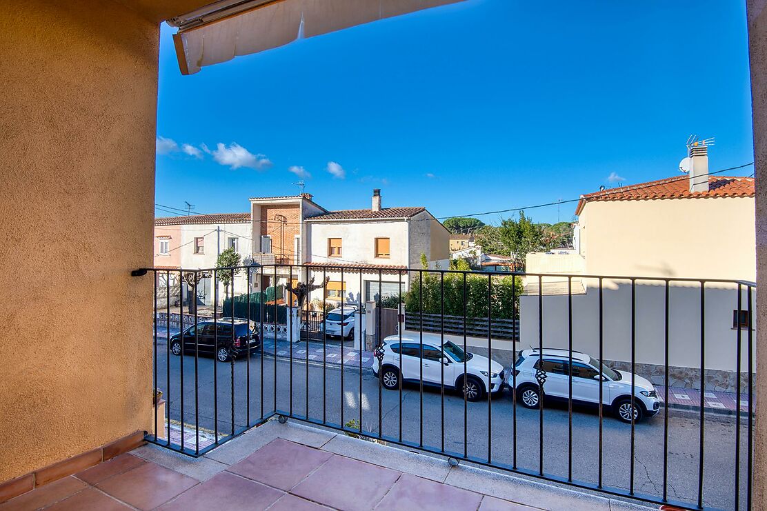 Townhouse with pool in the center of Santa Cristina de Aro.