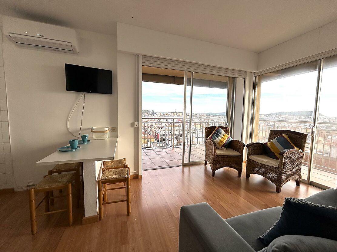 ¡Oportunidad única! Apartamento en primera línea de mar con licencia turística