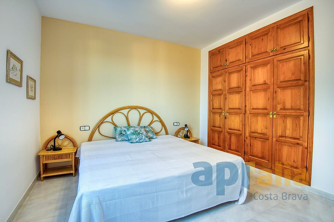 Charming house with panoramic views and a pool.